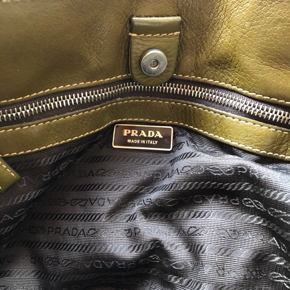 Prada Green Leather Purse - Picture 5 of 8